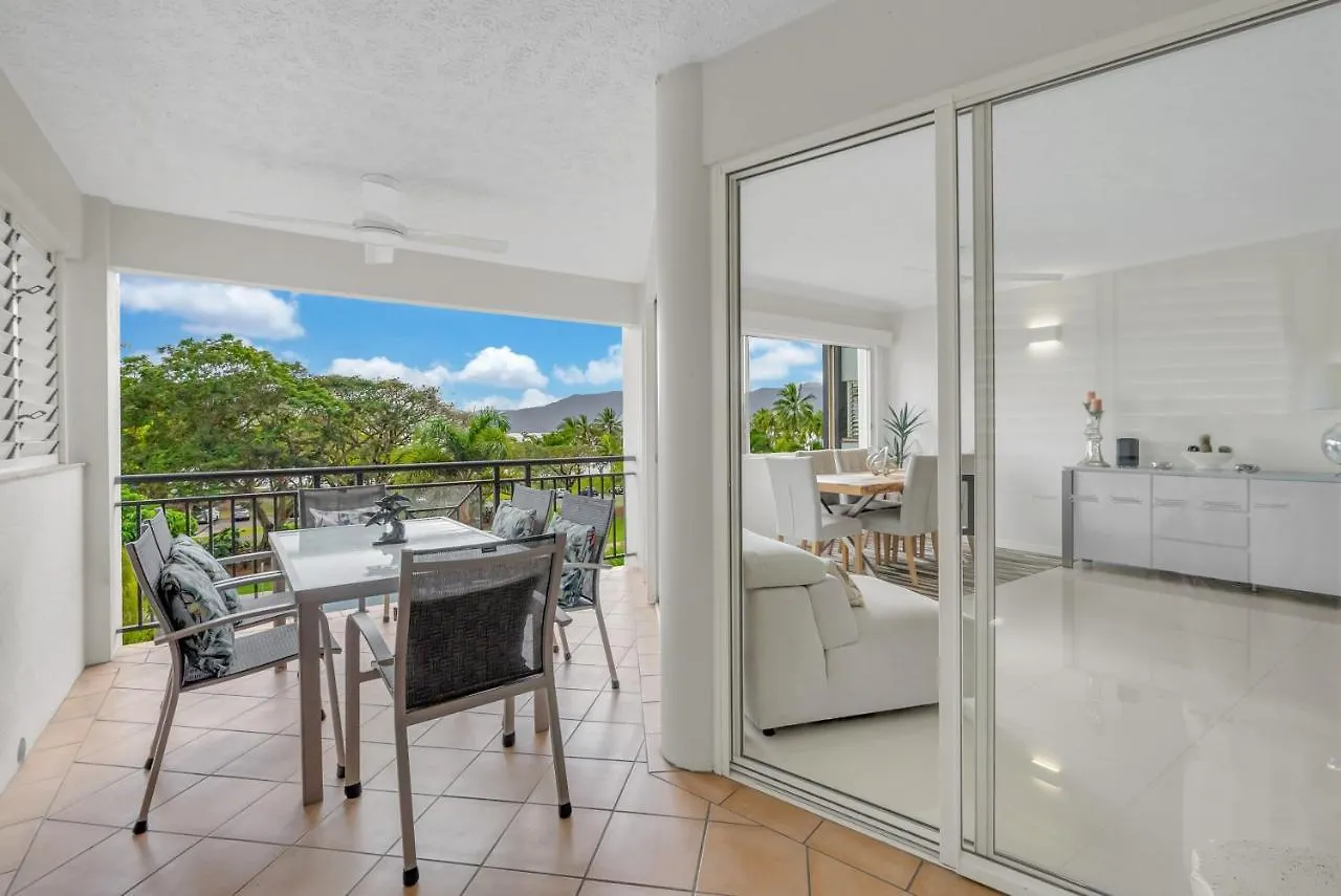 Daire Cairns Waterfront Condo - 5 Minutes From Airport