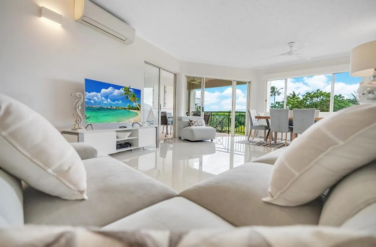 Cairns Waterfront Condo - 5 Minutes From Airport 0*,  Australia