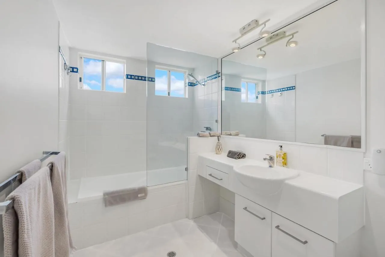 Cairns Waterfront Condo - 5 Minutes From Airport 0*,  Australia
