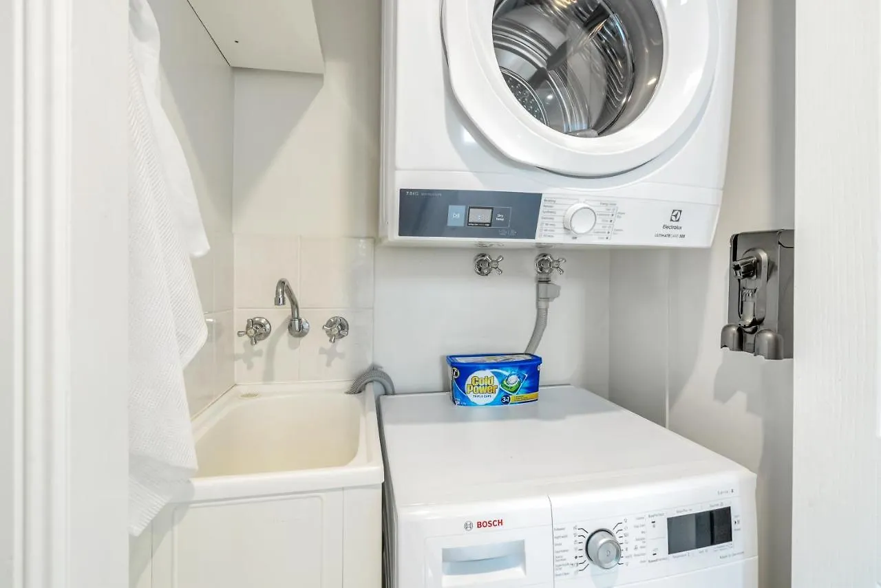 Apartment Cairns Waterfront Condo - 5 Minutes From Airport