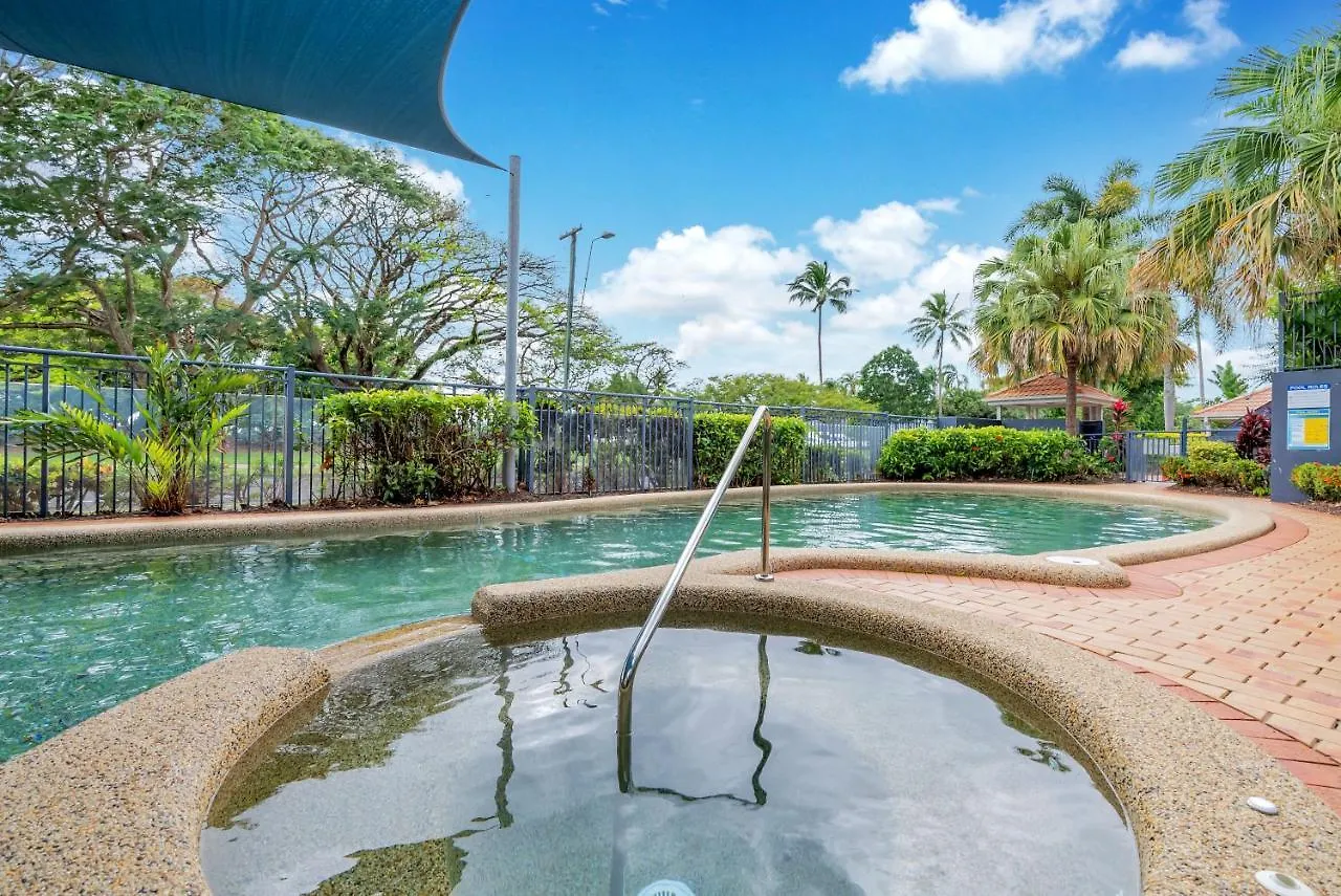 Cairns Waterfront Condo - 5 Minutes From Airport Apartment